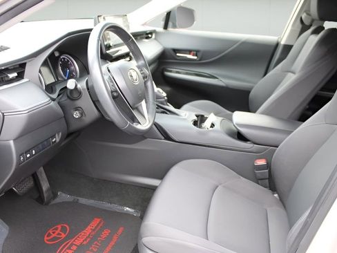 Certified 2021 Toyota Venza LE image 8