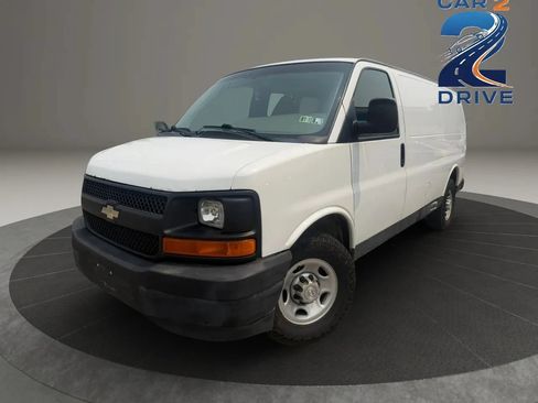 Used 2017 Chevrolet Express 2500 RWD image 1