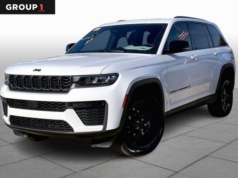 New 2026 Jeep Grand Cherokee Altitude image 1