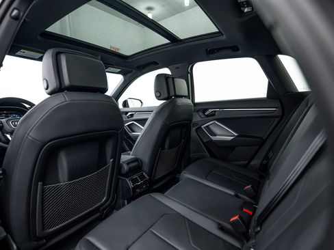 New 2025 Audi Q3 2.0T Premium image 16