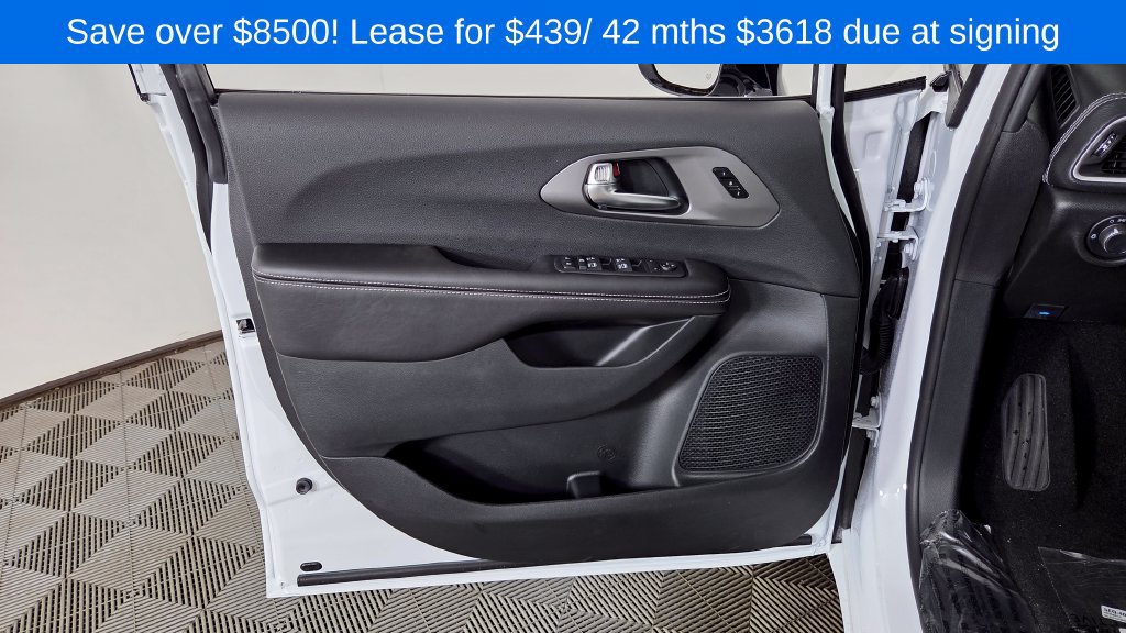 New 2027 Chrysler Pacifica Select AWD/4WD image 14