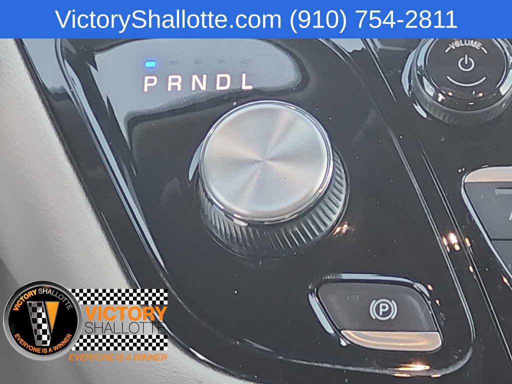 Certified 2022 Chrysler Pacifica Touring-L FWD image 5