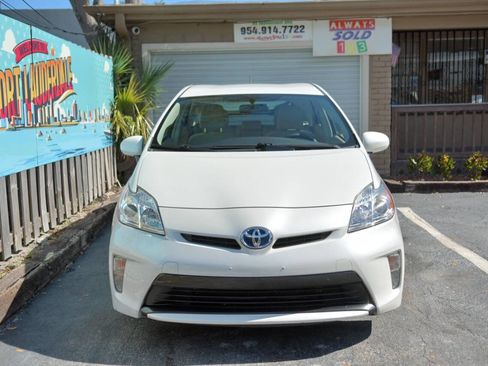 Used 2015 Toyota Prius Three image 4