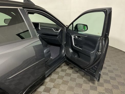 Used 2020 Toyota RAV4 XSE w/ Carpet Mat Package AWD/4WD image 37
