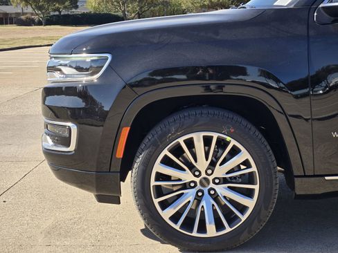 New 2025 Jeep Wagoneer L Series II image 9