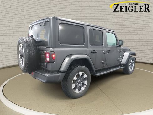 Used 2022 Jeep Wrangler Unlimited Sahara w/ Cold Weather Group image 5