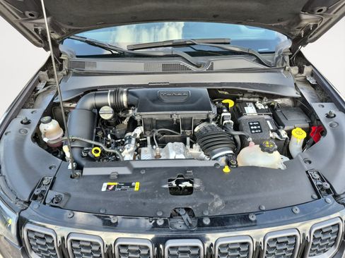 Used 2024 Jeep Compass Latitude w/ Altitude Special Edition AWD/4WD image 27