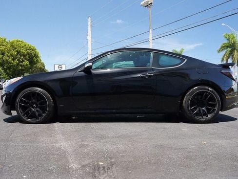 Used 2016 Hyundai Genesis 3.8 RWD image 4