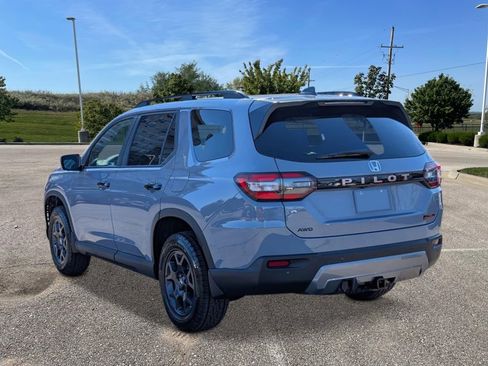 New 2026 Honda Pilot TrailSport image 3