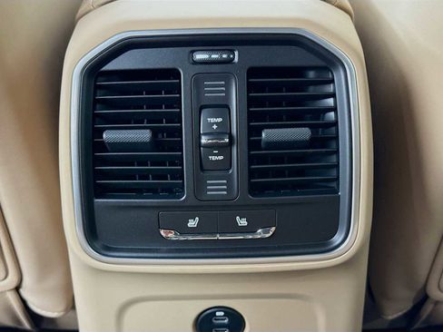 New 2026 Porsche Macan image 27