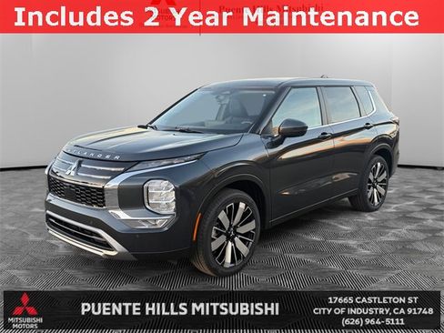 New 2026 Mitsubishi Outlander SE image 1