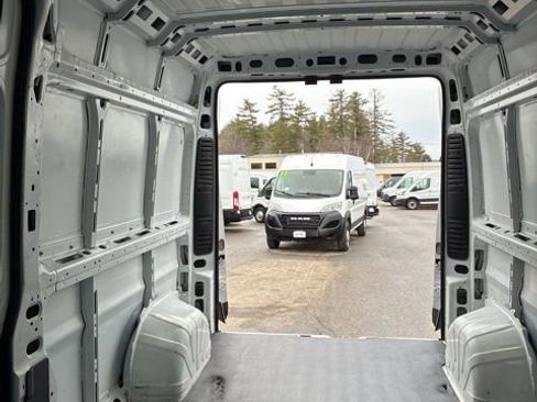 Used 2024 RAM ProMaster 2500 w/ Convenience Group image 39