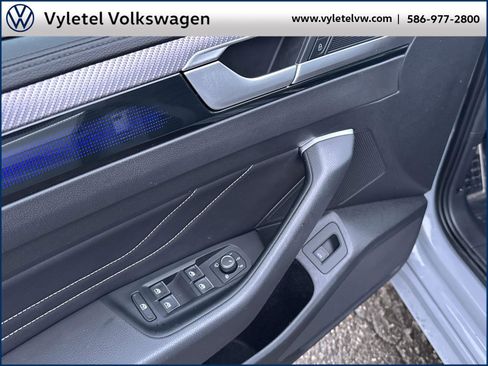 Certified 2023 Volkswagen Arteon SEL image 18