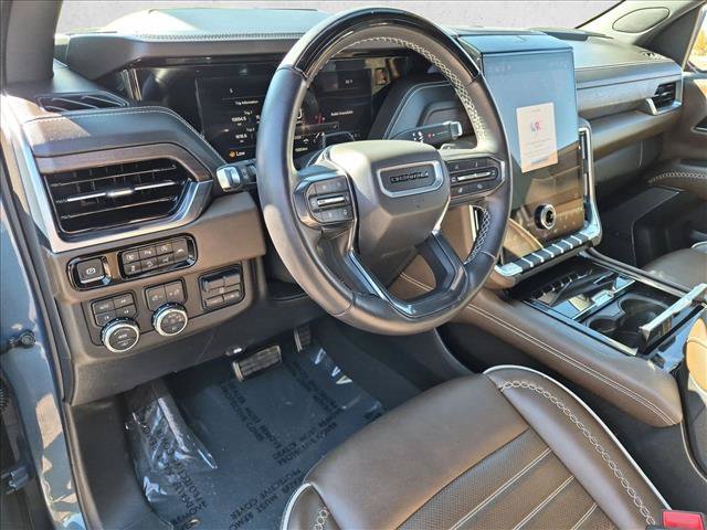 Certified 2025 GMC Yukon Denali Ultimate AWD/4WD image 10
