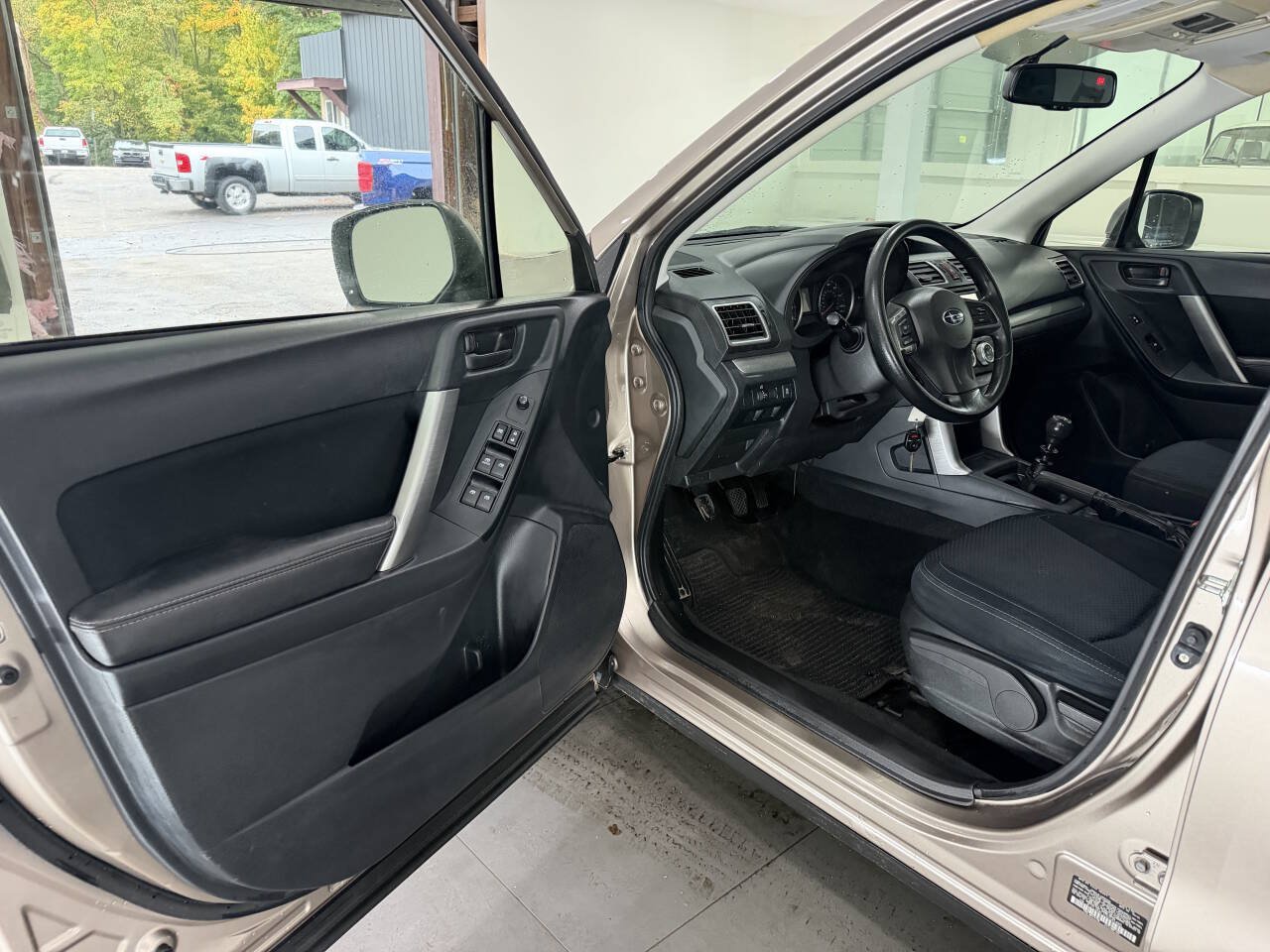 Used 2016 Subaru Forester 2.5i AWD/4WD image 11