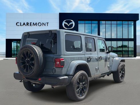 Used 2025 Jeep Wrangler Unlimited Sahara w/ Safety Group image 5