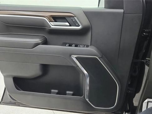 Used 2022 Chevrolet Silverado 1500 LT AWD/4WD image 43