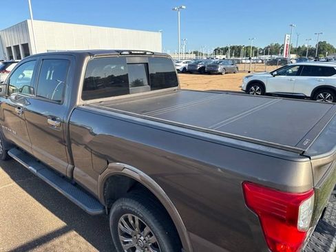 Used 2018 Nissan Titan Platinum Reserve w/ Platinum Utility Package AWD/4WD image 5