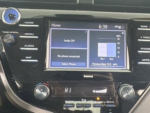 Used 2020 Toyota Camry SE FWD image 22