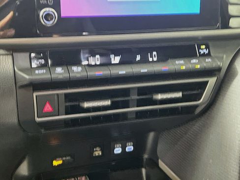Used 2025 Toyota Camry SE FWD image 26