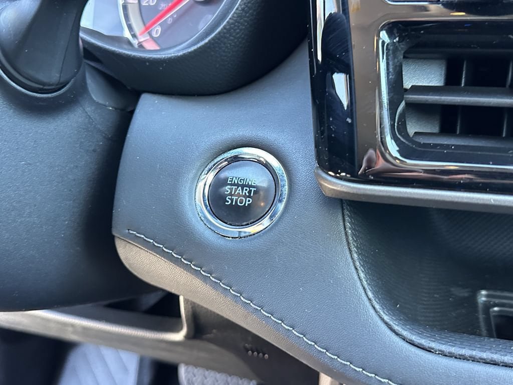 Used 2022 Toyota Highlander LE FWD image 33