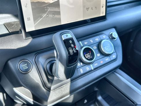 Used 2025 Land Rover Defender 110 S image 28