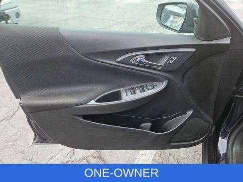 Used 2023 Chevrolet Malibu LT w/ Driver Confidence Package FWD image 4
