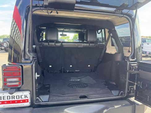 Used 2015 Jeep Wrangler Unlimited Sahara AWD/4WD image 26
