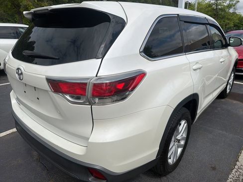 Used 2016 Toyota Highlander LE FWD image 5