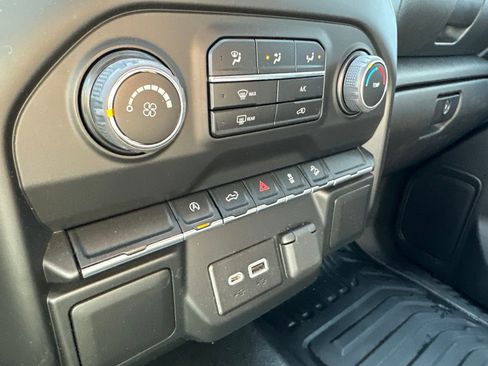 Used 2022 Chevrolet Silverado 1500 W/T w/ WT Value Package AWD/4WD image 20