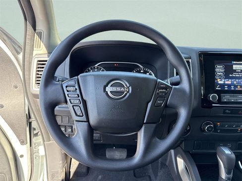 Used 2024 Nissan Frontier SV image 37