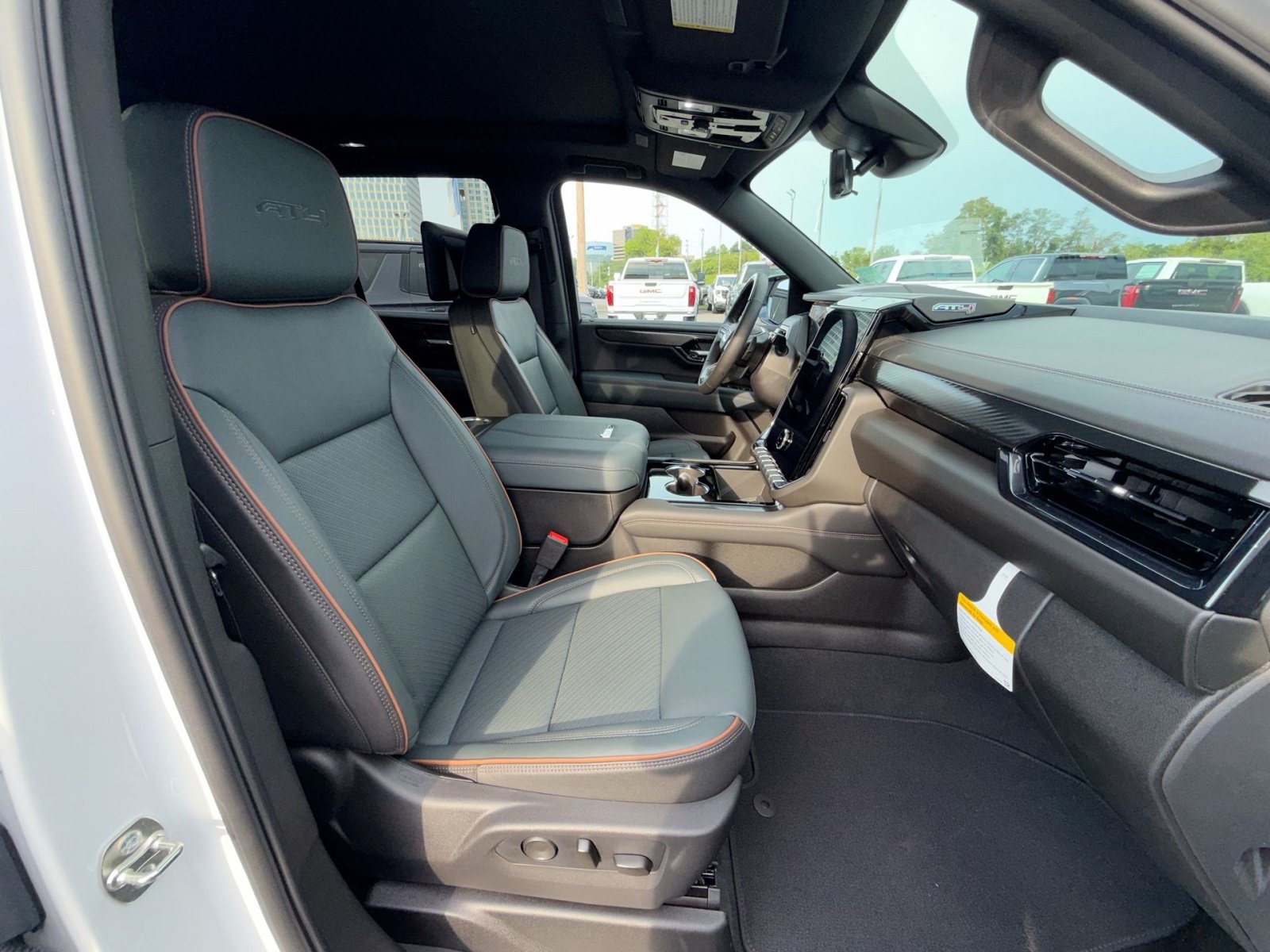 New 2026 GMC Yukon AT4 w/ AT4 Premium Plus Package AWD/4WD image 28
