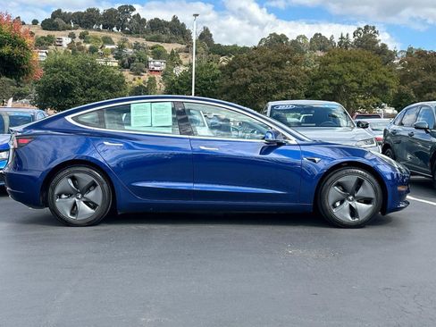 Used 2020 Tesla Model 3 Standard Range Plus image 2