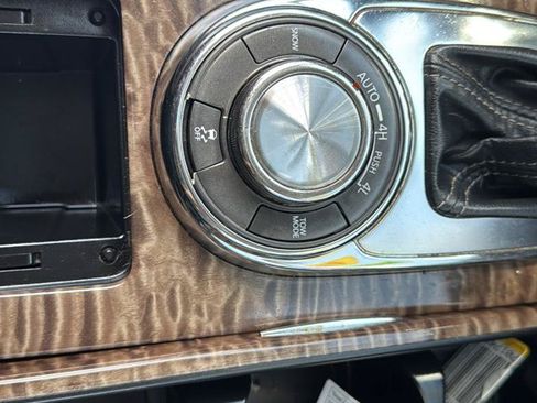 Used 2019 Nissan Armada SL w/ Premium Package AWD/4WD image 30