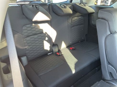 Used 2025 Nissan Pathfinder SV image 37