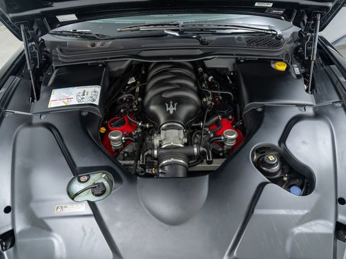 Used 2014 Maserati GranTurismo Convertible image 12