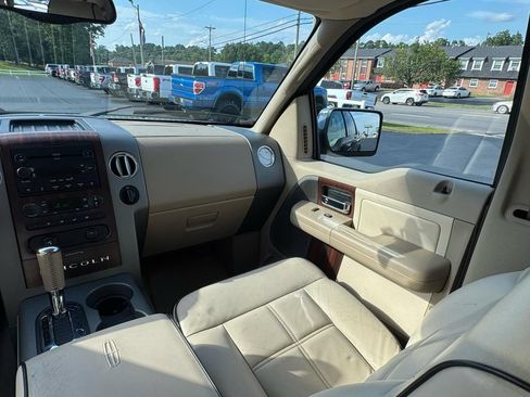 Used 2006 Lincoln Mark LT 4x4 image 19