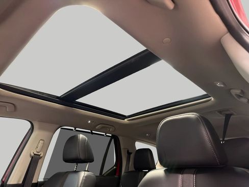 Used 2023 Honda Pilot Touring image 14