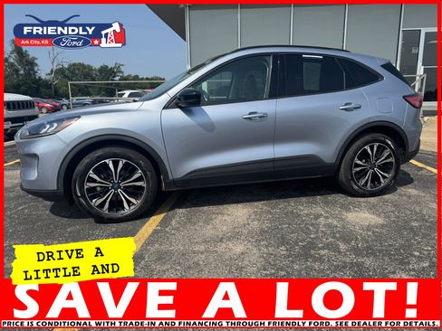 Used 2022 Ford Escape SEL w/ SEL Stealth AWD Package image 2