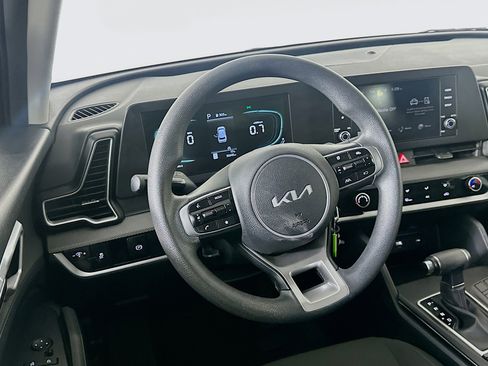 Used 2024 Kia Sportage LX image 18