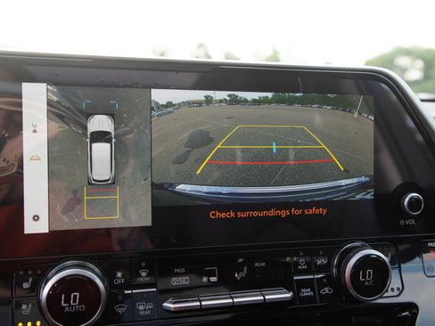 Used 2026 Toyota Highlander Platinum AWD/4WD image 33