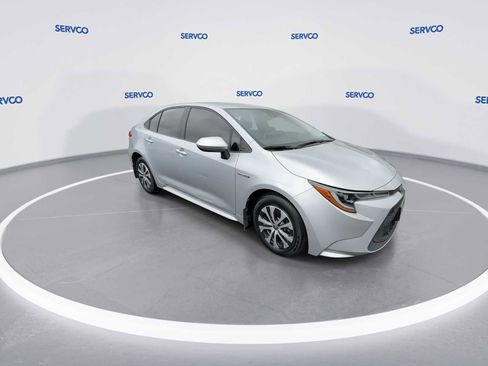 Used 2021 Toyota Corolla LE FWD image 3