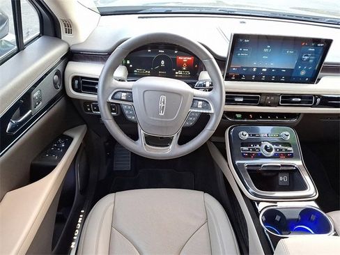 Certified 2022 Lincoln Nautilus Reserve w/ Equipment Group 201A image 13