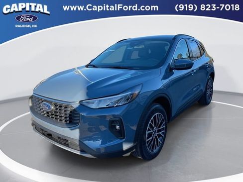 New 2026 Ford Escape SE FWD image 1