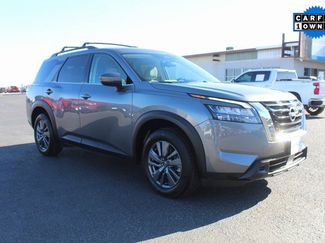 Used 2023 Nissan Pathfinder SV video 1
