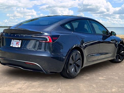 Used 2025 Tesla Model 3 RWD image 4