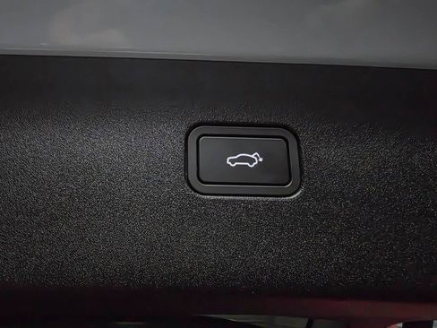 Used 2025 Volvo EX30 Plus image 33