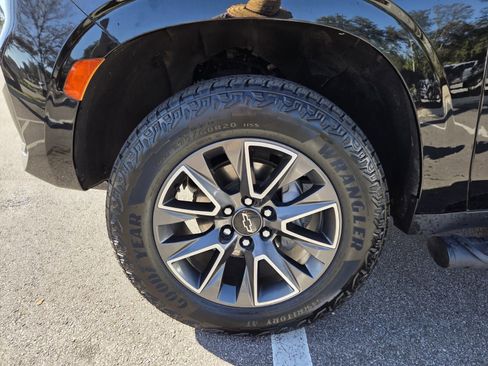 Used 2021 Chevrolet Tahoe Z71 w/ Rear Media and Nav Package image 20