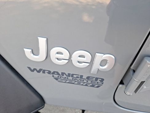 Used 2021 Jeep Wrangler Unlimited Sport w/ Sun And Sound Package AWD/4WD image 13