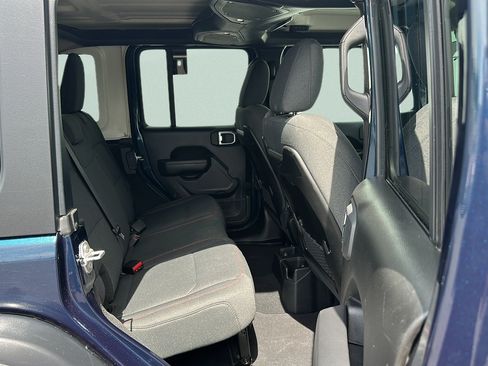 Used 2025 Jeep Wrangler Unlimited Rubicon AWD/4WD image 30